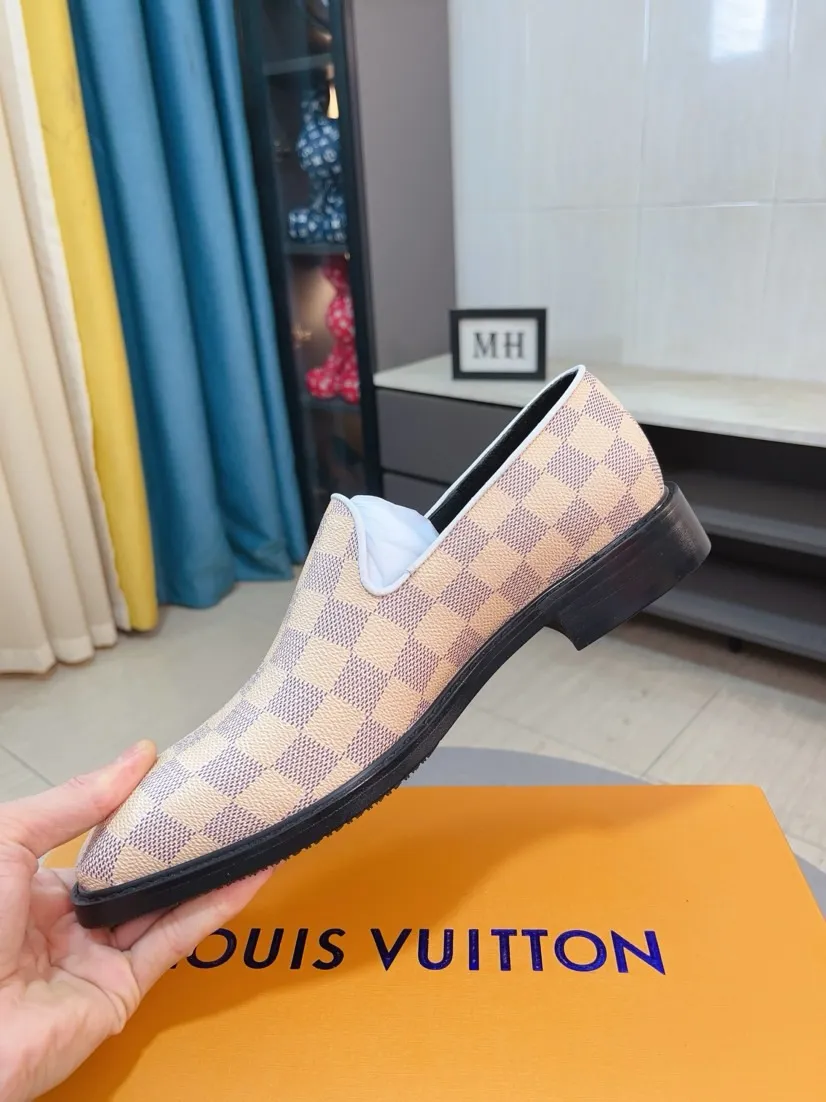Ex-factory price 720🌹🌹High version [LV] Louis Vuitton's popular casual leather shoes🎖Fashionable and elegant🎖🎖Material: Original imported open-edge beaded cowhide, washed cowhide leather lining, original open-molded rubber outsole, high-end and classy, ​​elegant quality, instantly transforming into a handsome man ❤❤Standard\nNumber: 38-44